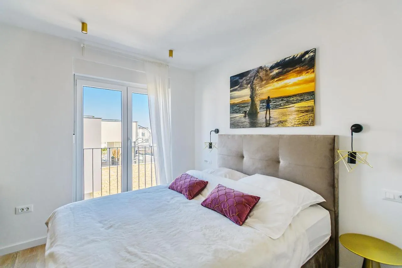 Luxury Penthouse Marina - Sukosan 아파트