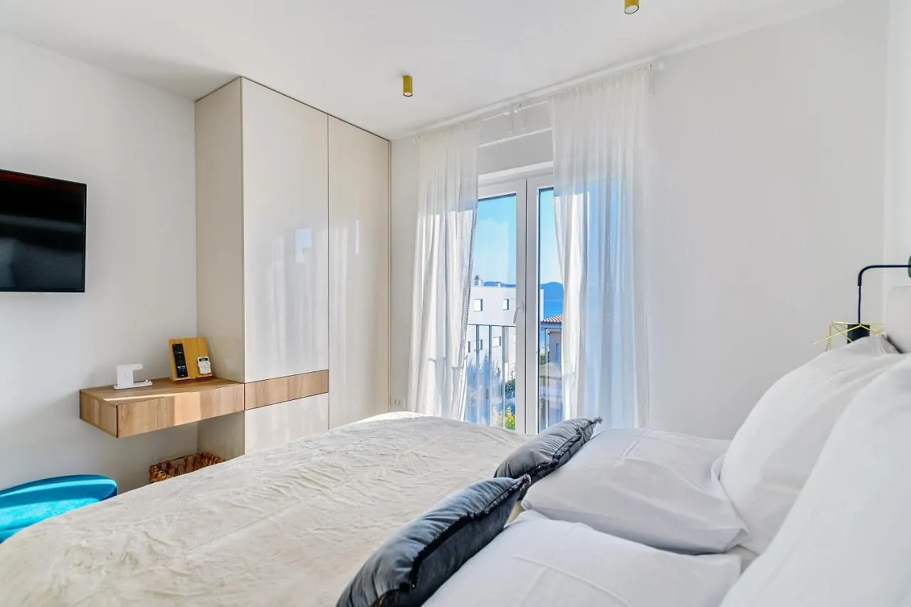 Luxury Penthouse Marina - Sukosan 아파트