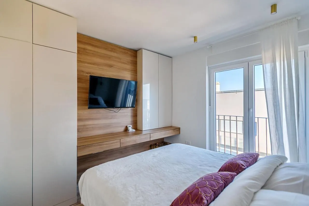 Luxury Penthouse Marina - Sukosan 아파트
